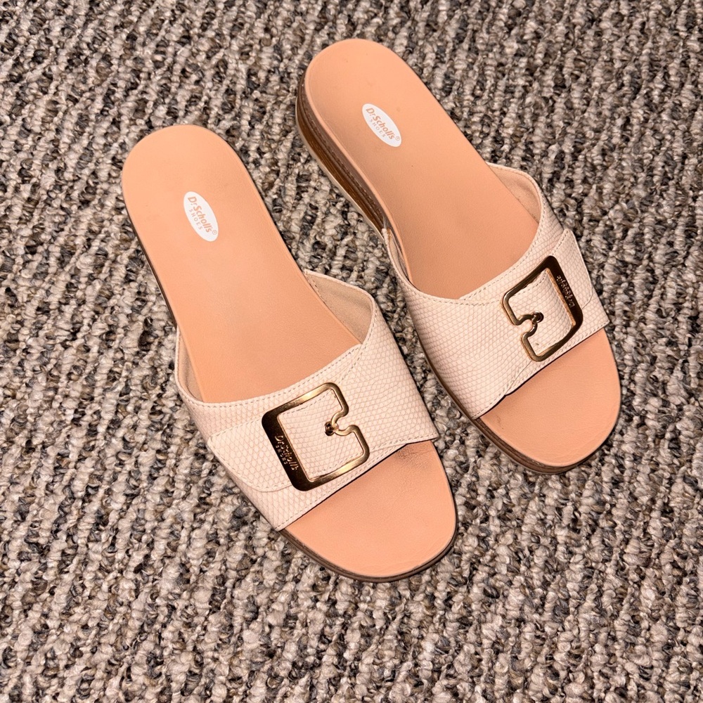 Dr. Scholl's Beige Sandals with Gold Buckle